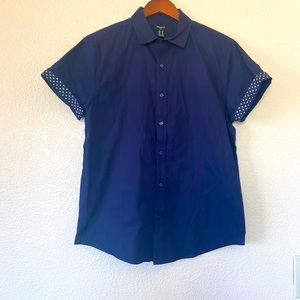 Medium short sleeve button down shirt